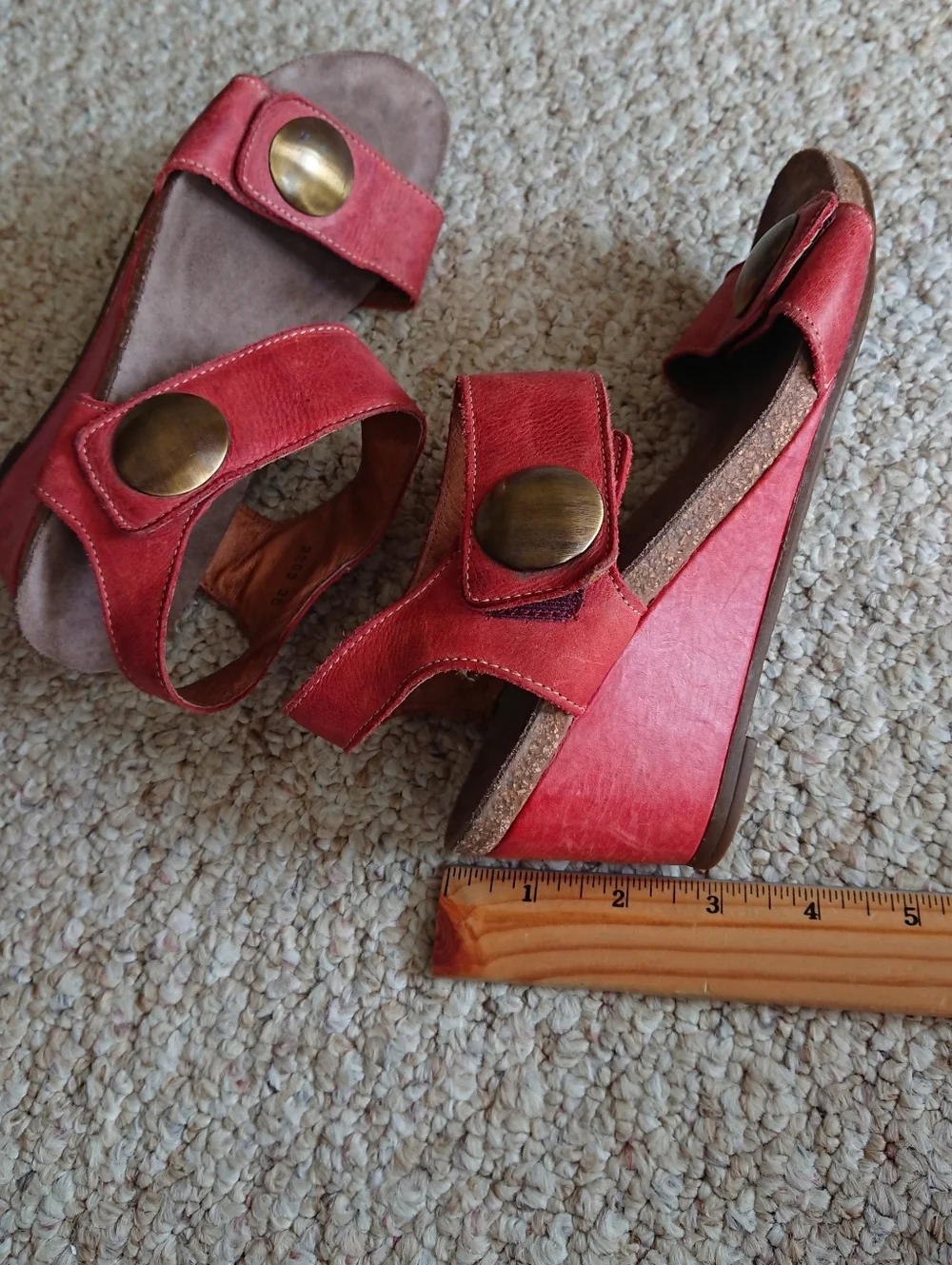 Taos Footwear the Carousel 3 Leather Ornamented Wedge Sandals in read size 7.5